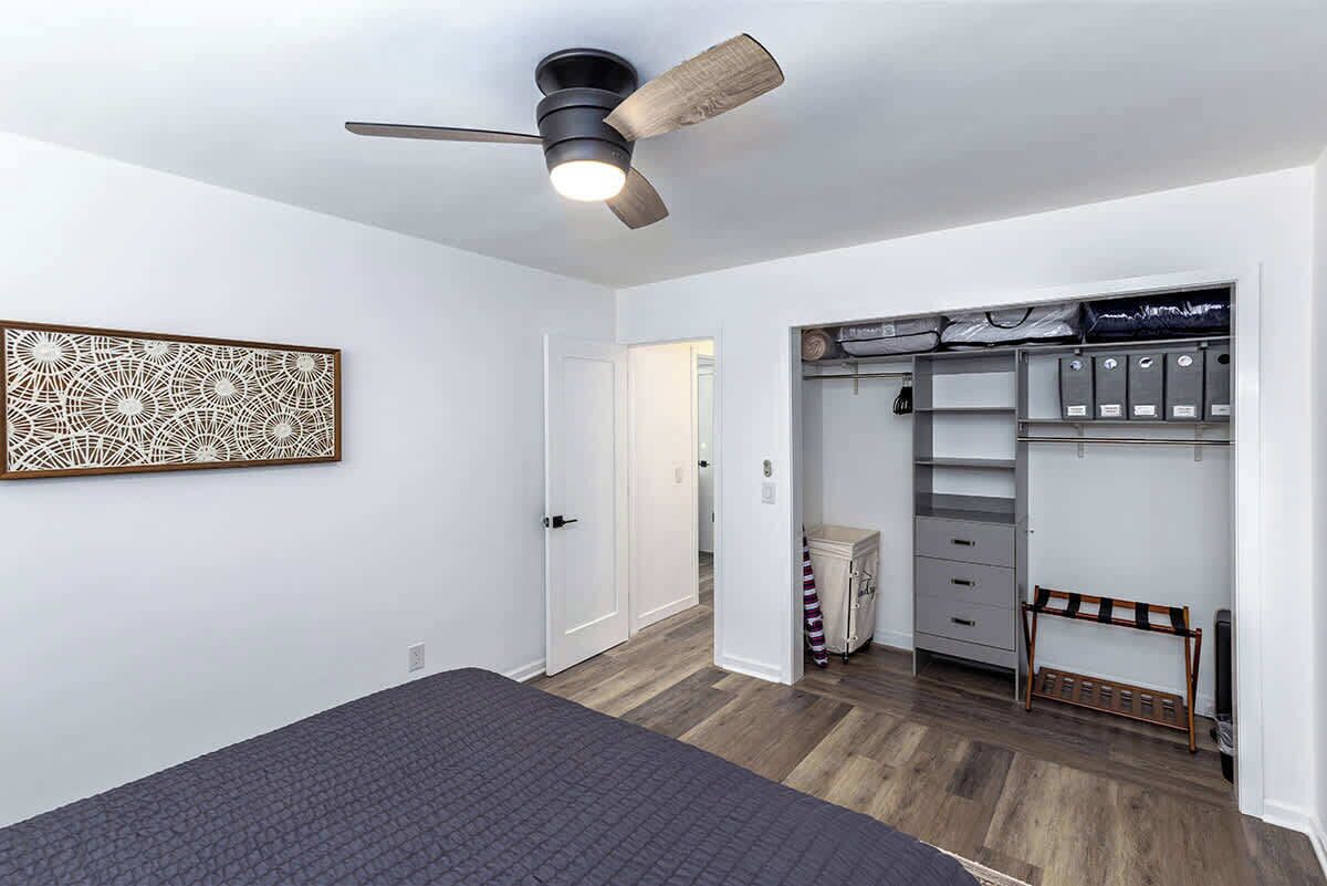 1 bedroom, desk, iron/ironing board, WiFi