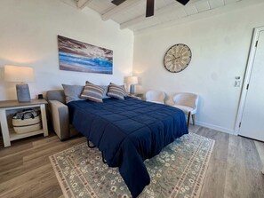 1 slaapkamer, een bureau, een strijkplank/strijkijzer, wifi
