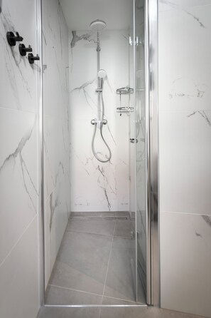 Shower, hair dryer, towels, soap - Luxury Flat in Split City Center 15 min walk from Ferry Port and Beach (Split)