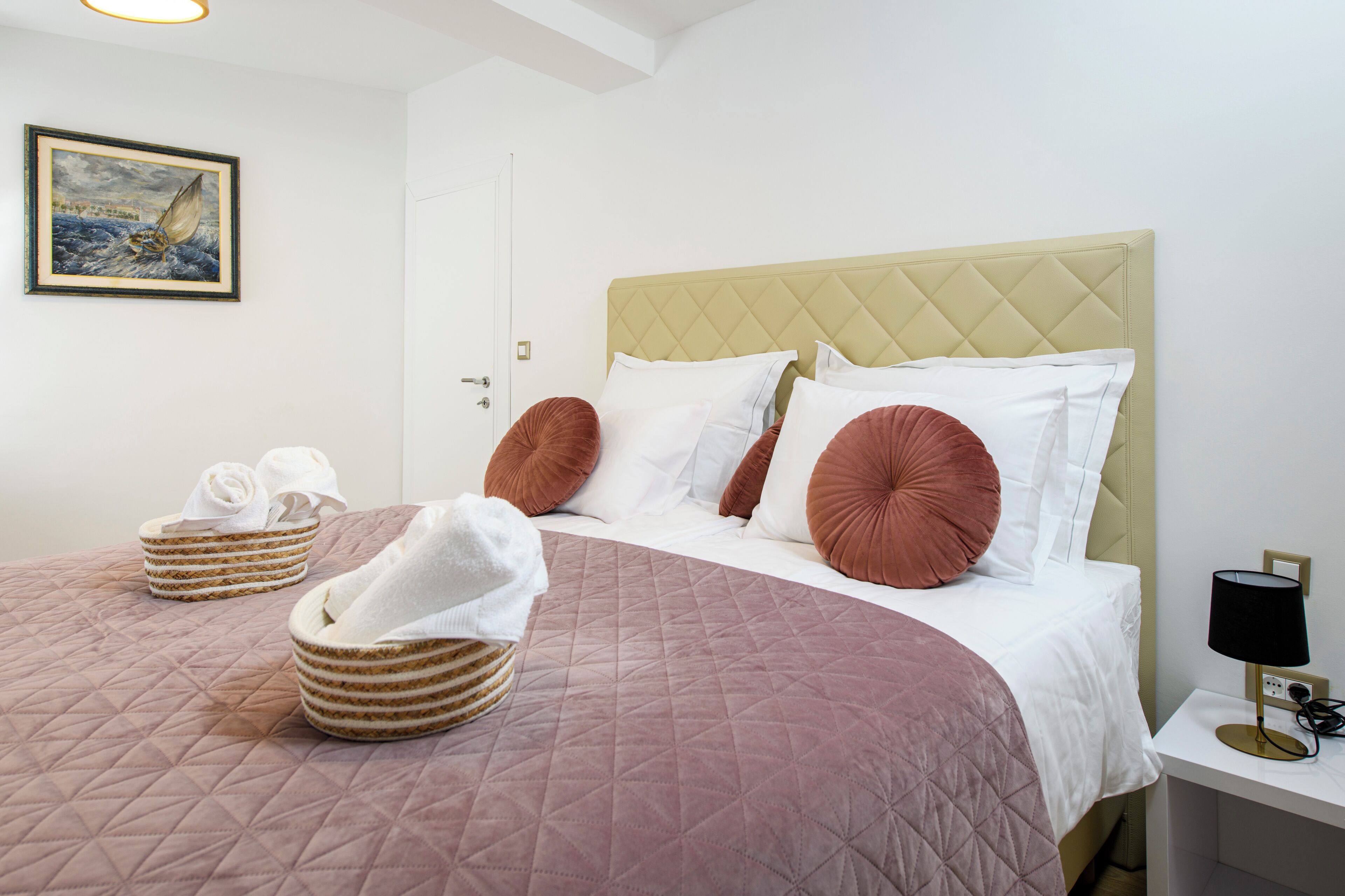 2 chambres, fer et planche à repasser, Wi-Fi, literie fournie