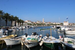 Marina - Luxury Flat in Split City Center 15 min walk from Ferry Port and Beach (Split)