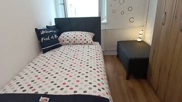 1 chambre, fer et planche à repasser, Wi-Fi, draps fournis