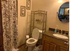 Bathroom - "Be Happy" King bed room (Confluence)