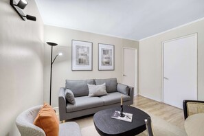 TV - Holanda Urban Apartment 2D steps to Costanera (Providencia)