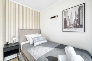 2 bedrooms, iron/ironing board, WiFi - Holanda Urban Apartment 2D steps to Costanera (Providencia)