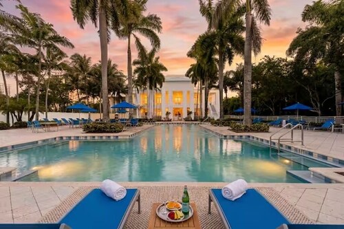 Villa Verde Resort Pool Spa Gym MIA Airport