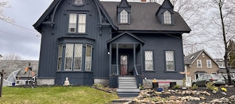 Charming 3-bedroom Former Rectory in-town Wiscasset with fenced backyard