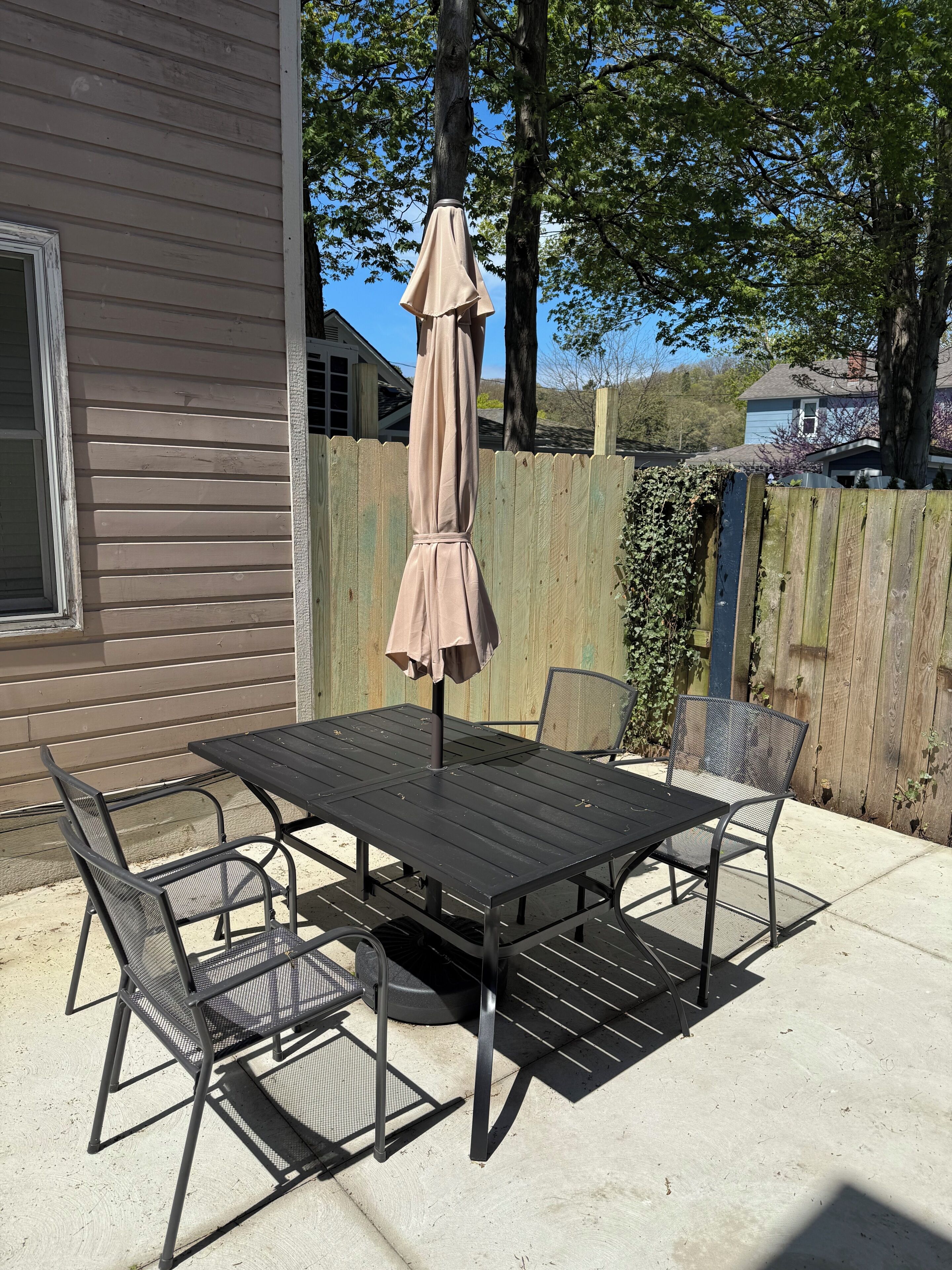 Outdoor dining