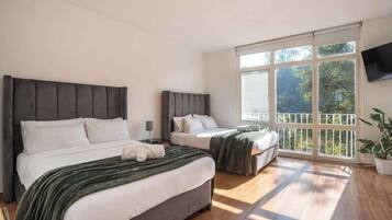 7 Schlafzimmer, Bügeleisen/Bügelbrett, Reisekinderbett, WLAN