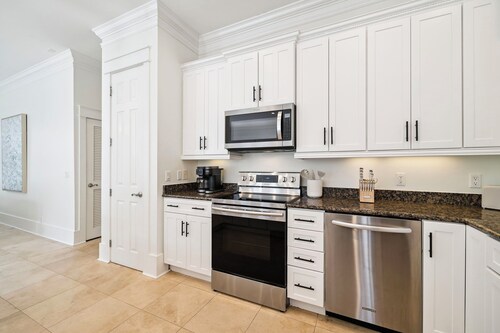 NEW! 30A Chic 6 King Bedroom Showstopper! Sleeps 17! Seacrest Beach! HUGE POOL!