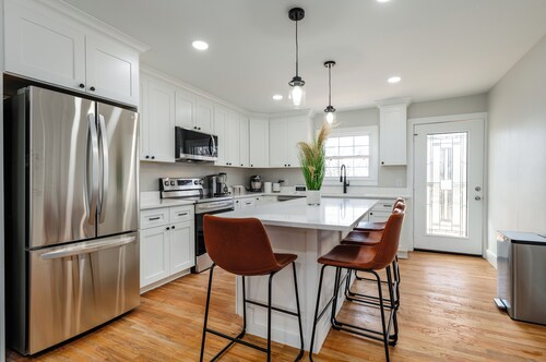 Renovated 3BR Close to Downtown