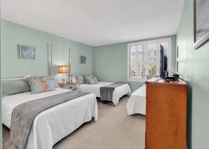 Room - 3-bedroom condo in tranquil Pawleys Island with AC (Pawleys Island)