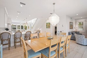 Dining Room - Reef Romance (Anna Maria)