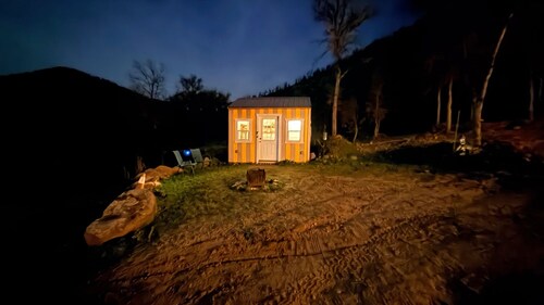 The Birdhouse Tiny Shabin Cabin