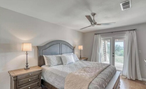     Quiet Horseshoe Bay Getaway, 3BR, Minutes to Lake LBJ