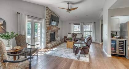 Quiet Horseshoe Bay Getaway, 3BR, Minutes to Lake LBJ