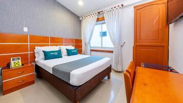 Classic Single Room | Laptop workspace, free WiFi