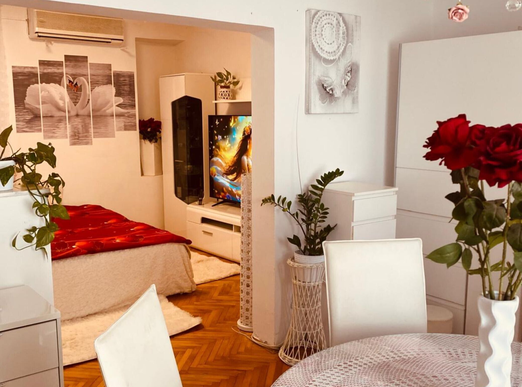 Iron/ironing board, Internet, bed sheets