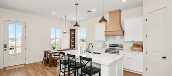Stylish Beach House- Central to beach/attractions