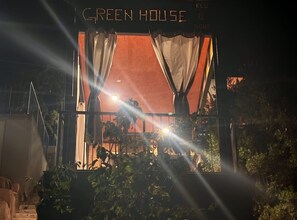 A building entrance with a sign reading 'GREEN HOUSE' and a staircase leading up. - Green House - Studio with Terrace and Sea View (Sobra)