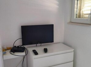 Interior - Green House - Two-Bedroom Apartment with Terrace and Sea View (Sobra)