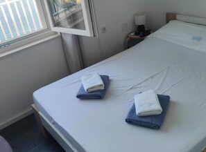 2 bedrooms, Internet, bed sheets - Green House - Two-Bedroom Apartment with Terrace and Sea View (Sobra)