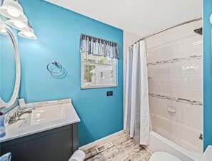 Bathroom - Welcome to your perfect Geneva getaway! (Geneva)