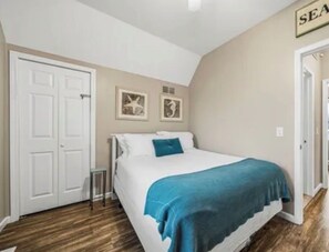 Room - Welcome to your perfect Geneva getaway! (Geneva)