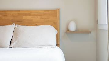 2 bedrooms, WiFi, bed sheets, wheelchair access