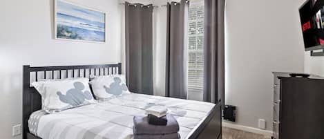 3 chambres, fer et planche à repasser, Wi-Fi, draps fournis
