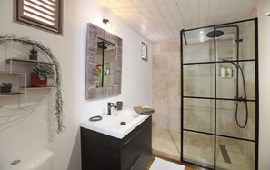 Bathroom - Creole wood house, stunning ocean view, pool, 2BR AC - Les Palmiers Rouges (Le François)