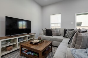 Living area - Brand New Duplex Near Downtown! (Greenville)
