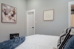 WiFi - Brand New Duplex Near Downtown! (Greenville)