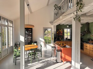 Dining - Vrbo Property (Saint-Denis-d'Anjou)