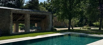 Rent domain : 3 houses, 17 beds, swimming pool, wood, pond