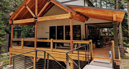 4-bedroom house in amazing Snoqualmie Pass with cozy vibes