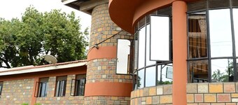 Grabo County Dream Hotel