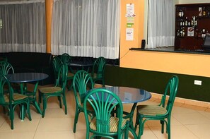 Quarto casal luxo | Bar (na propriedade)