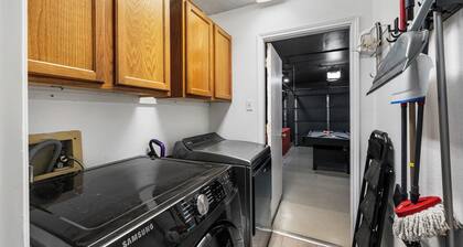 Spacious 5BR w/ Pool, Hot Tub, Arcade & Theater Near AT&T Stadium