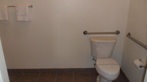 Free toiletries, hair dryer, towels, soap - Deluxe Inn Palacios (Palacios)
