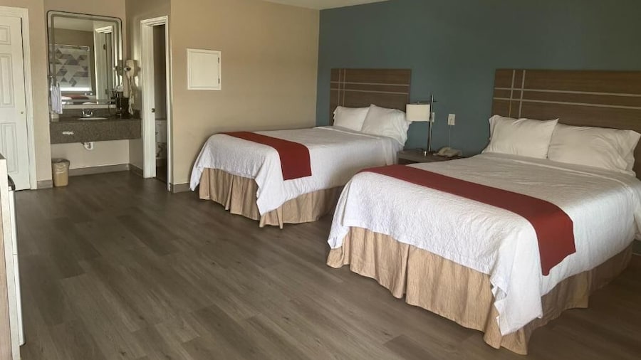 Deluxe Inn Palacios