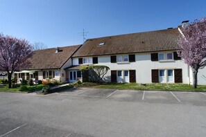 Exterior - Kyriad Dijon Quetigny (Quetigny)