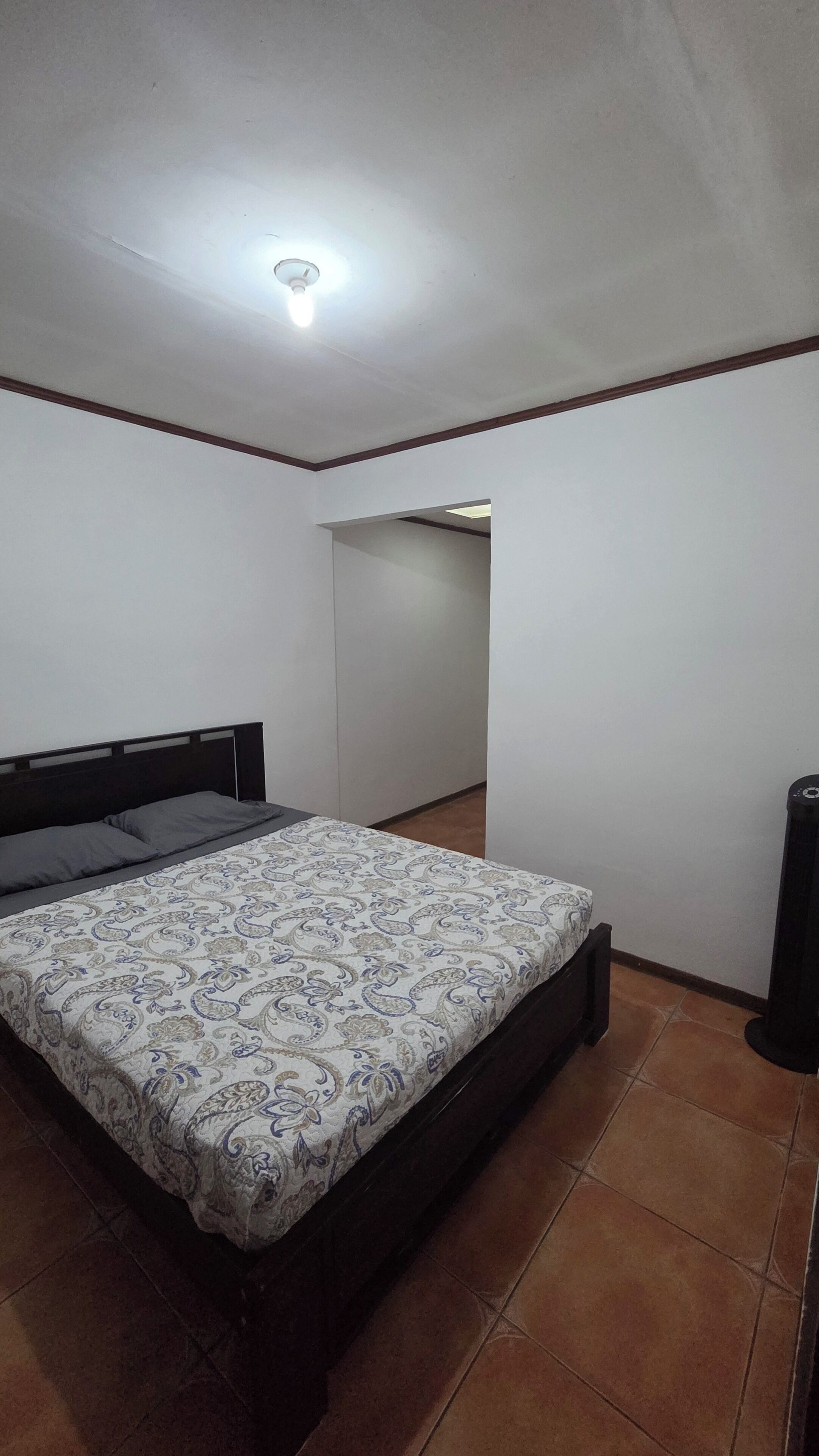 3 bedrooms, free WiFi, bed sheets, wheelchair access