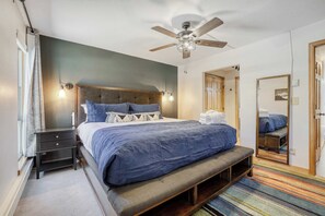 Iron/ironing board, travel cot, WiFi, bed sheets - Private Hot Tub, Dog Friendly & Shuttle Access (Breckenridge)