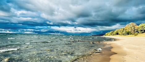 Am Strand, Liegestühle, Strandtücher