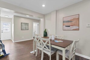 Dining - Bright and Cozy 3BR Retreat Near Downtown Columbus (Columbus)