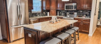 The Emerald Escape with 4 bedrooms 2 baths
