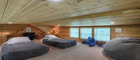 2 bedrooms, WiFi (free), bed sheets