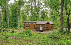 Exterior - Lo Lo’s Place Cedar Cottage Near Old Man’s Cave (Logan)