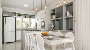 บ้านดีลักซ์, ระเบียง | ร้านอาหาร